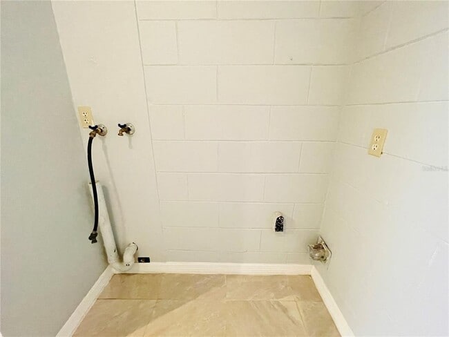 Building Photo - 11014 Knollview Way