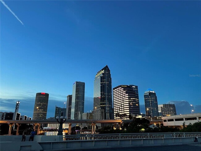 Building Photo - 700 S Harbour Island Blvd