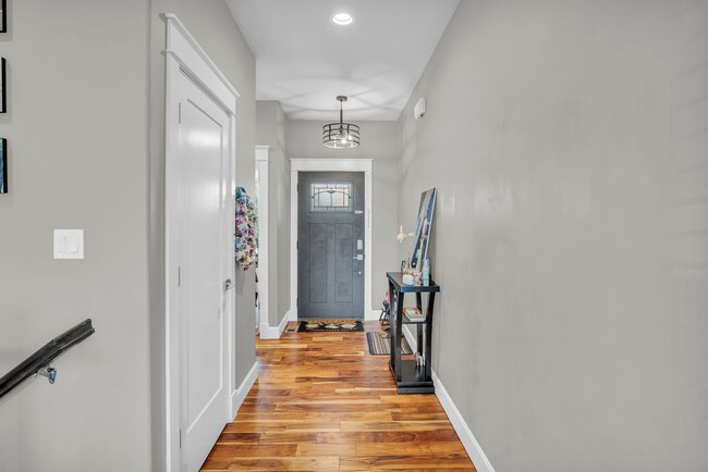 Building Photo - 6315 Rockaway Dr