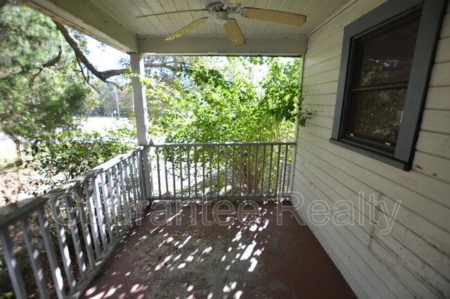 Building Photo - 2246 SE 3rd Ave