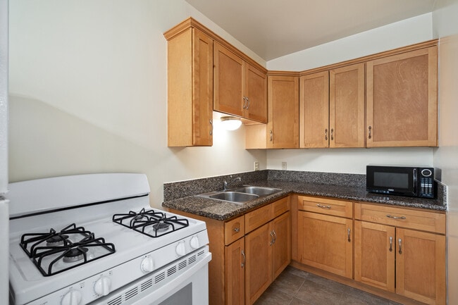 Building Photo - 4121 Halldale Ave