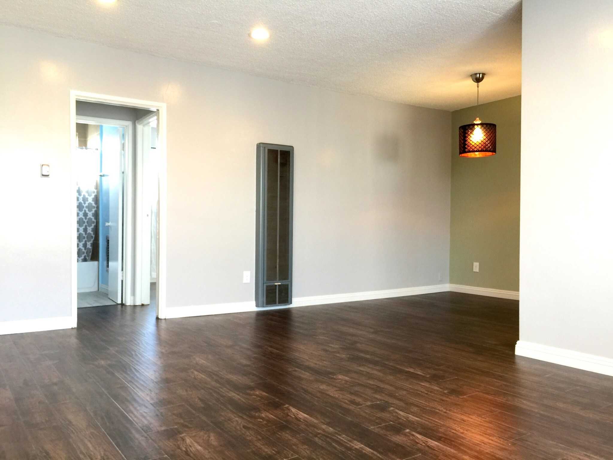 Building Photo - 1681 College View Dr