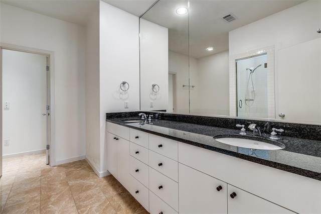 Building Photo - 4060 Travis St