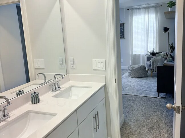 Building Photo - Spacious 4 Bedroom Home with Main-Level Primary and 2-Car Garage