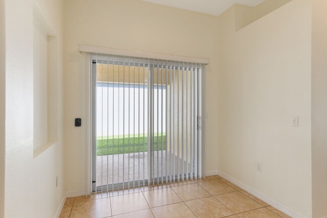Building Photo - 2831 Whistlewood Dr