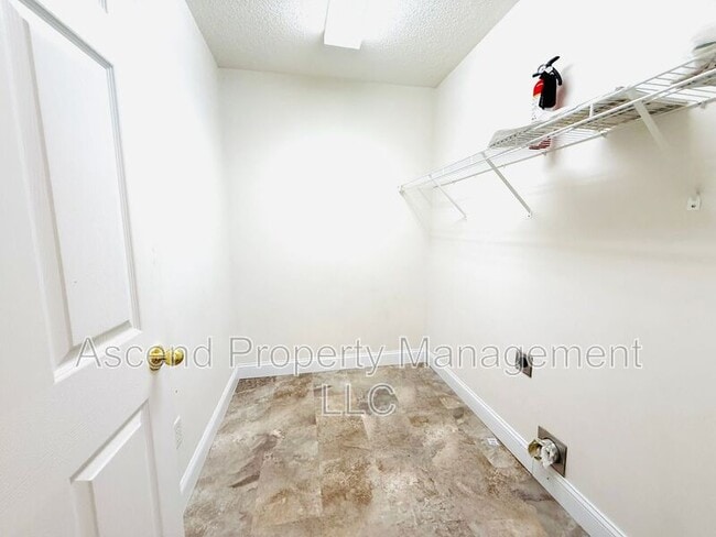 Building Photo - 10156 Baker Boy Dr
