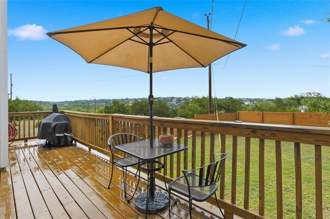 Building Photo - 10412 Parkwood Dr