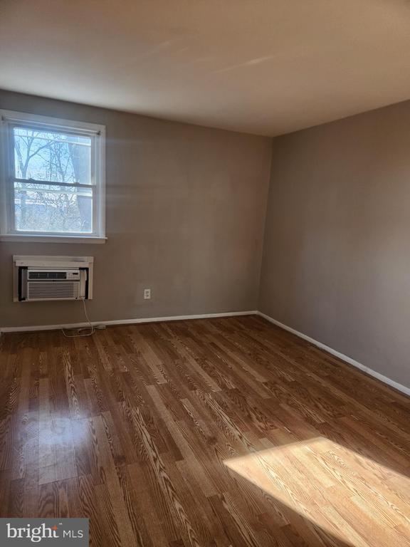 Building Photo - 228 Erica St