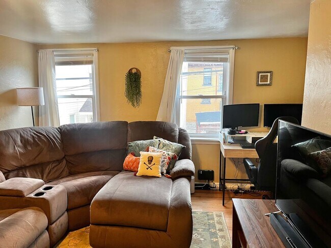 Building Photo - 23 Enon Wy