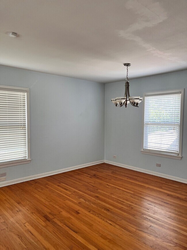 Building Photo - 357 Irvington Dr