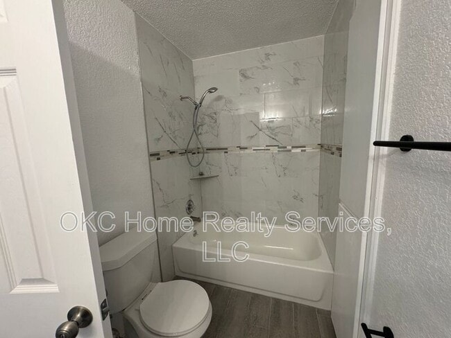 Building Photo - 2501 Kathy Ct