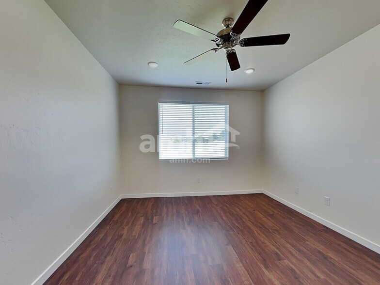 Building Photo - 9396 W Shumard St