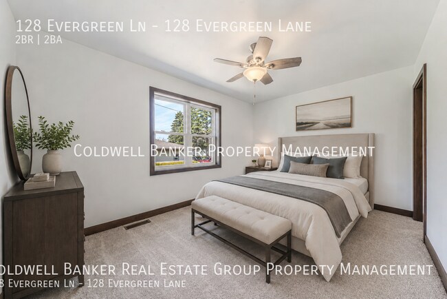 Building Photo - 128 Evergreen Ln