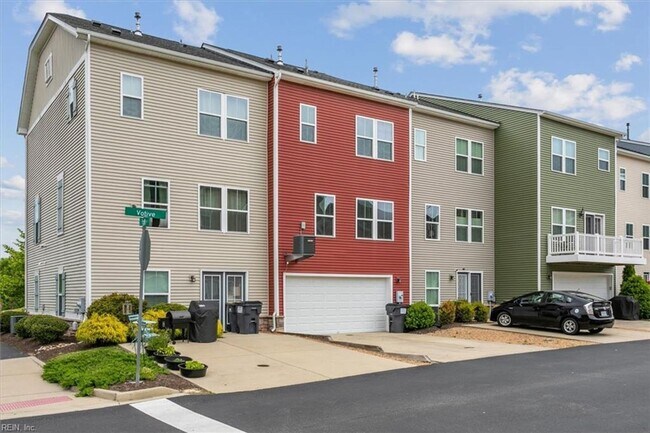 Building Photo - 3 bedroom/ 2 full bathroom and 1 half bathroom -Villages at Candle Station