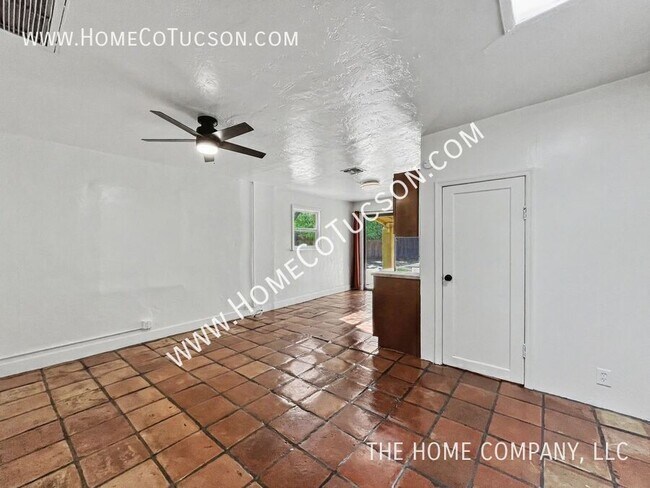 Building Photo - 4566 E Seneca St