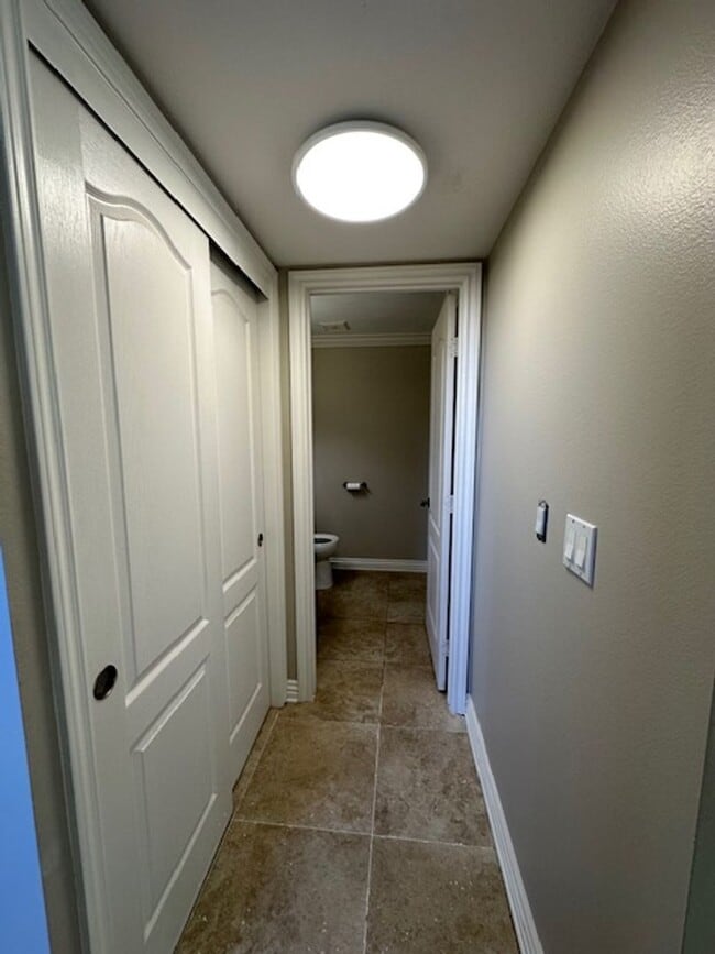 Building Photo - Stunning Newbury Park Home in model condit...