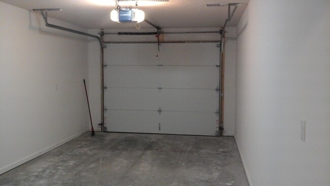 Single car garage - 101 S Future St