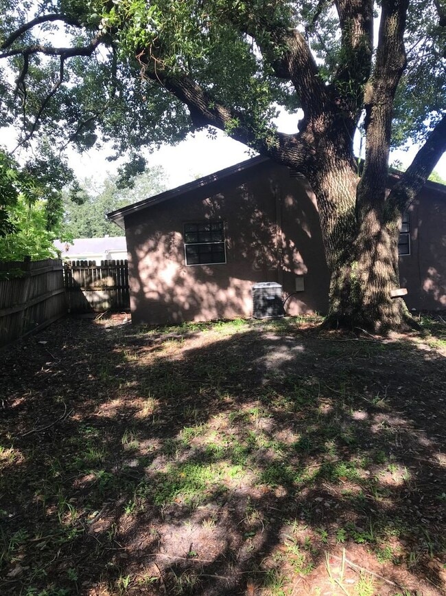 Building Photo - $1495 PER MONTH FOR THIS 3 BEDROOM 1 BATH HOME - NEW PORT RICHEY FL