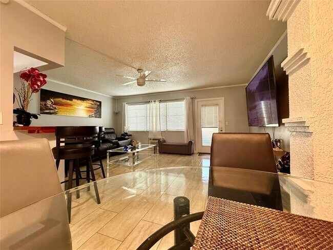 Building Photo - 355 Oakridge T