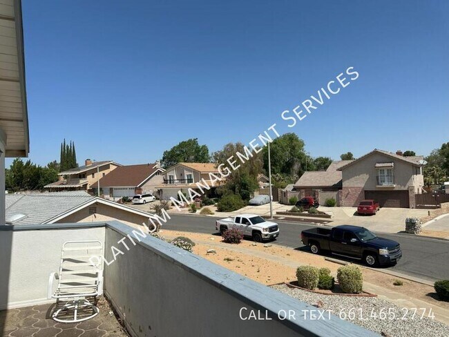 Building Photo - 404 Fairway Dr