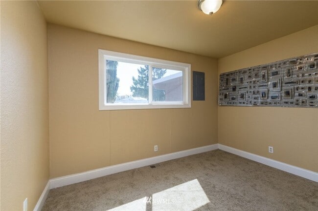 Building Photo - 5723 3rd Ave