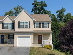 Building Photo - 271 Wildflower Dr