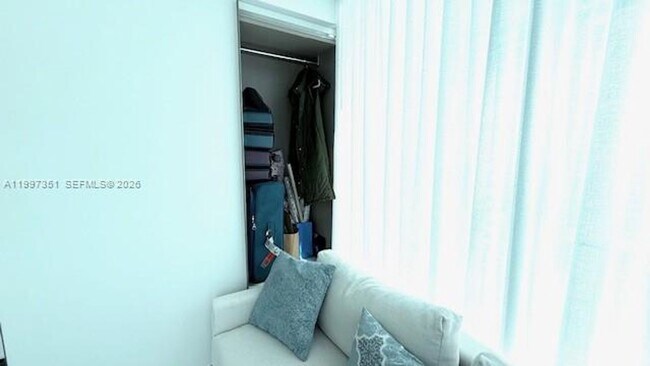 Building Photo - 460 NE 28th St