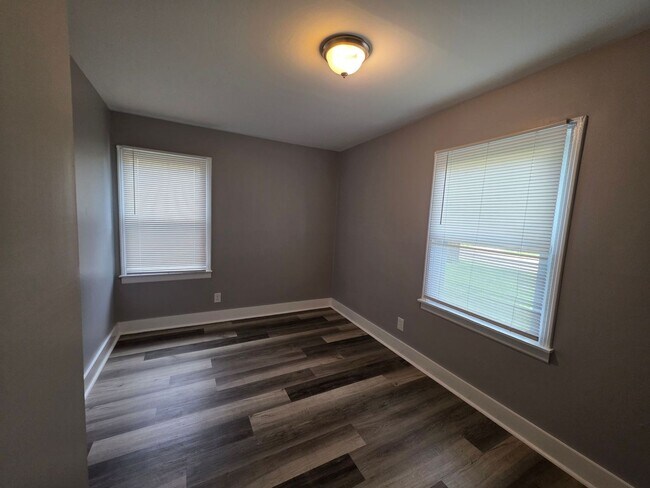 Building Photo - Single-Level 3 Bedroom, 2 Bath Home in Kansas City