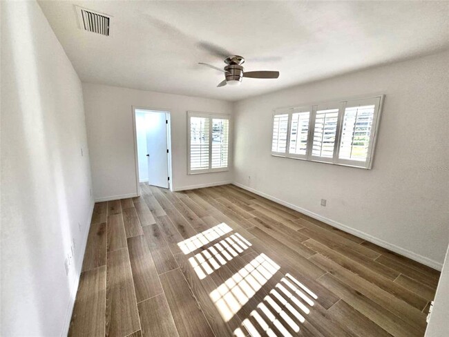 Building Photo - 502 Palm Dr