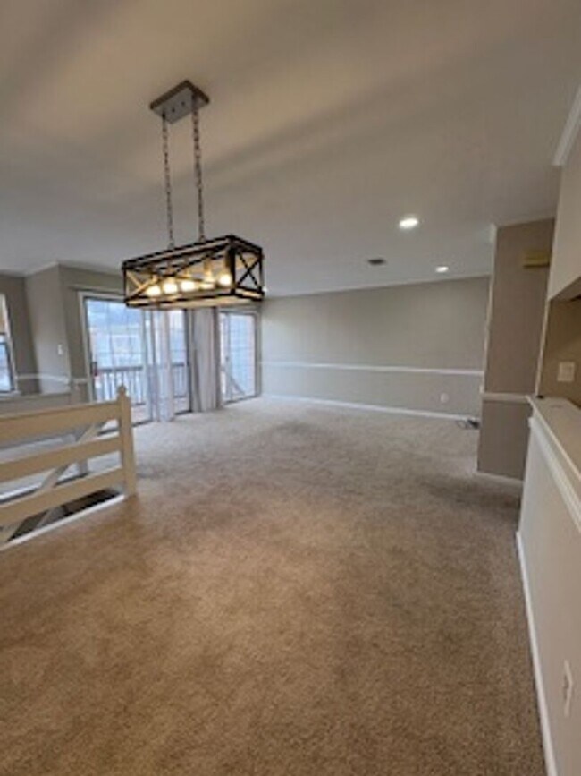 Building Photo - Freshly Renovated Norristown Rental — Bright, Modern & Move-In Ready on Quiet Northridge Drive