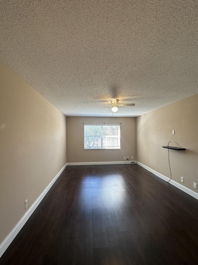 Building Photo - 4158 Inverrary Dr