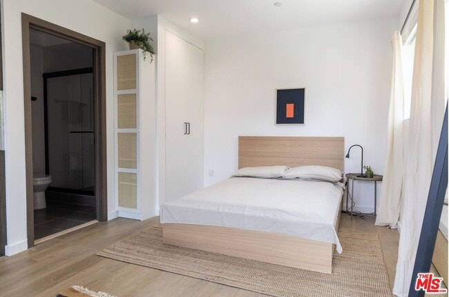 Building Photo - 623 Mariposa Ave