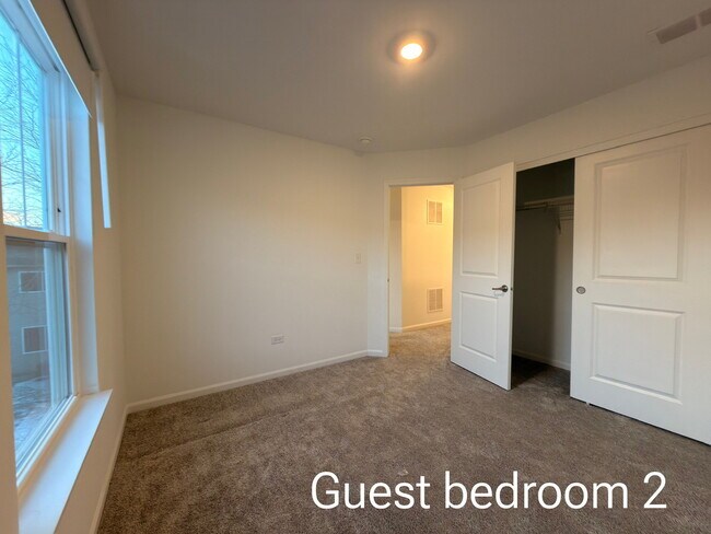 Building Photo - 522 Wolverine Dr