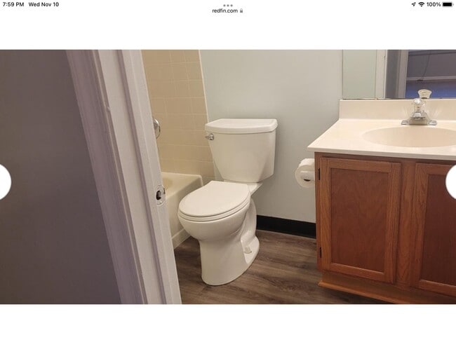 Second bathroom - 358 Andover Plz