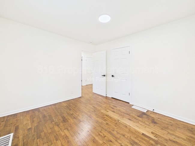 Building Photo - 6607 NE 49th St