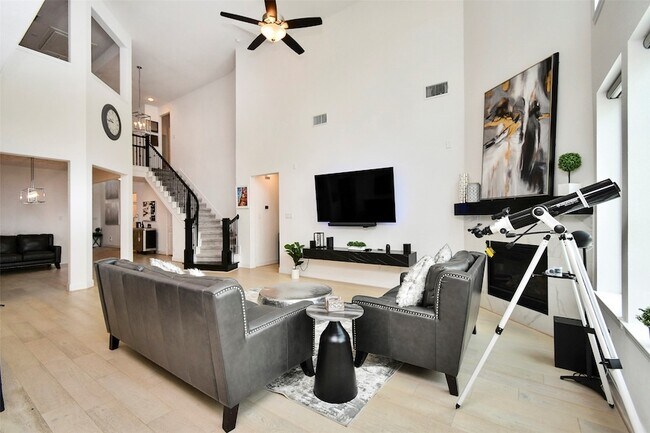 Building Photo - 8922 Stanley Oak Dr