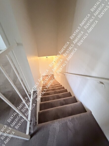 Building Photo - 1254 N 85th Pl