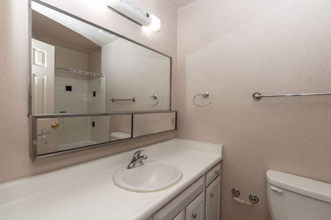Building Photo - 6674 Braun Ct