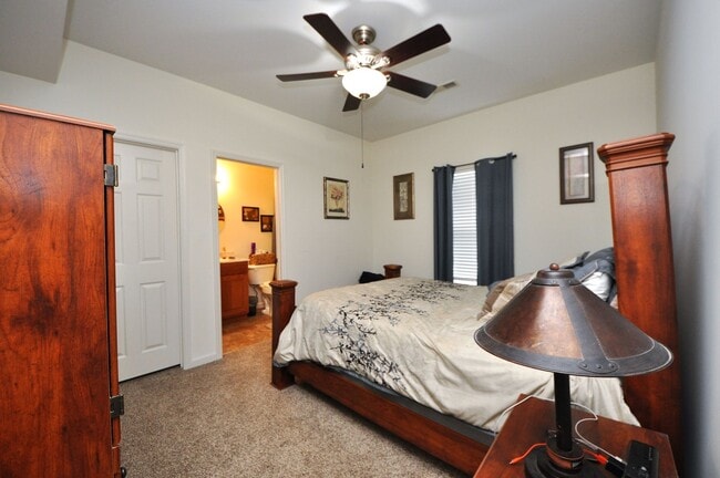Building Photo - 445 Woolf Rd