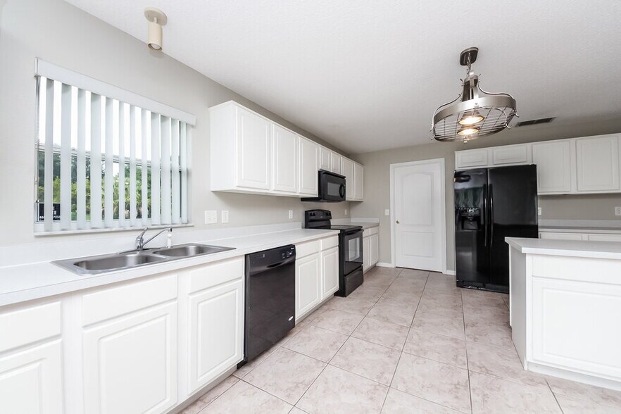 Building Photo - 1365 Dunbarton Ct