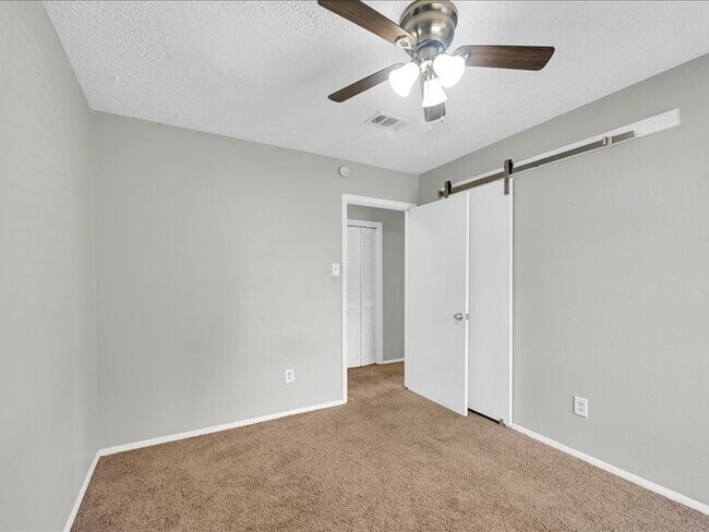 Building Photo - 8406 Daycoach Ln
