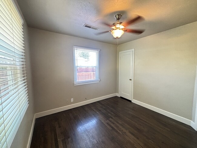 Building Photo - 1334 Grape Ave