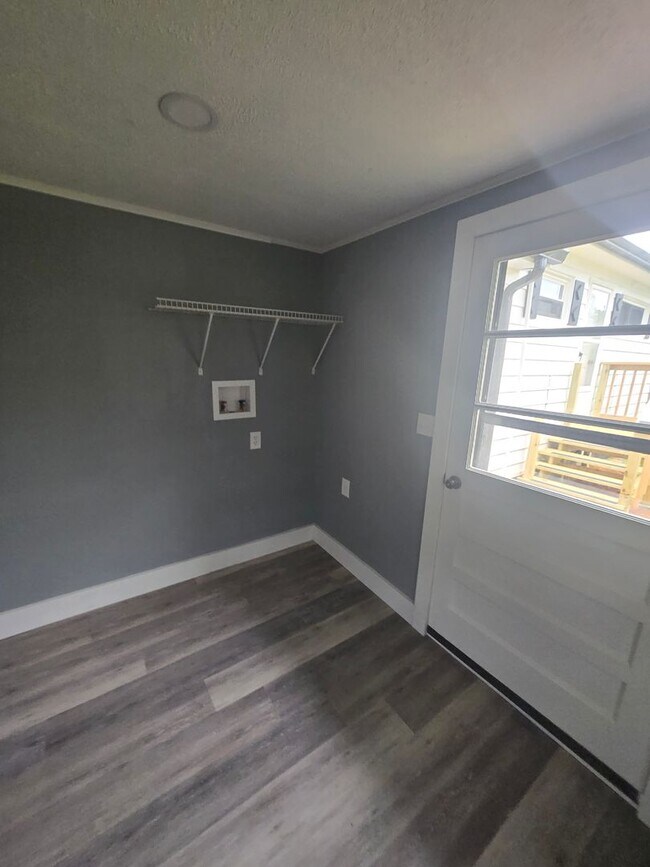 Building Photo - Newly Remodeled 3 Bedroom Home in Mosheim, TN – Move-In Ready!