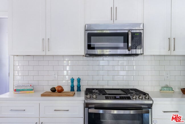 Building Photo - 4870 Stratford Rd