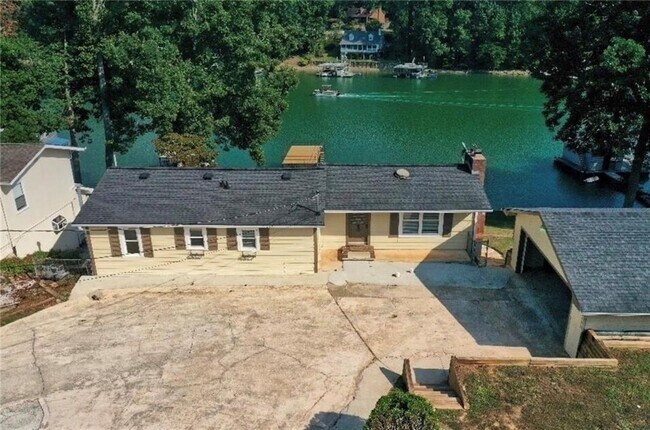 Building Photo - 6163 Lake Lanier Heights Rd