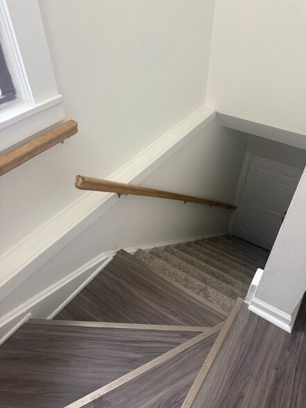 Building Photo - 1649 W Garfield Blvd