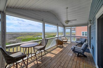 Building Photo - PERFECT FURNISHED MONTHLY BEACH RENTAL AVAILABLE