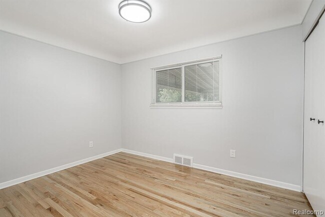 Building Photo - 13103 Iowa Dr