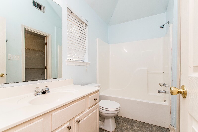 Building Photo - 1348 Harwich Dr