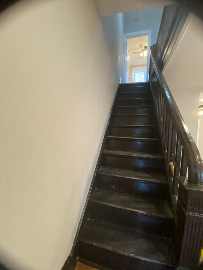 Building Photo - 5917 Irving St